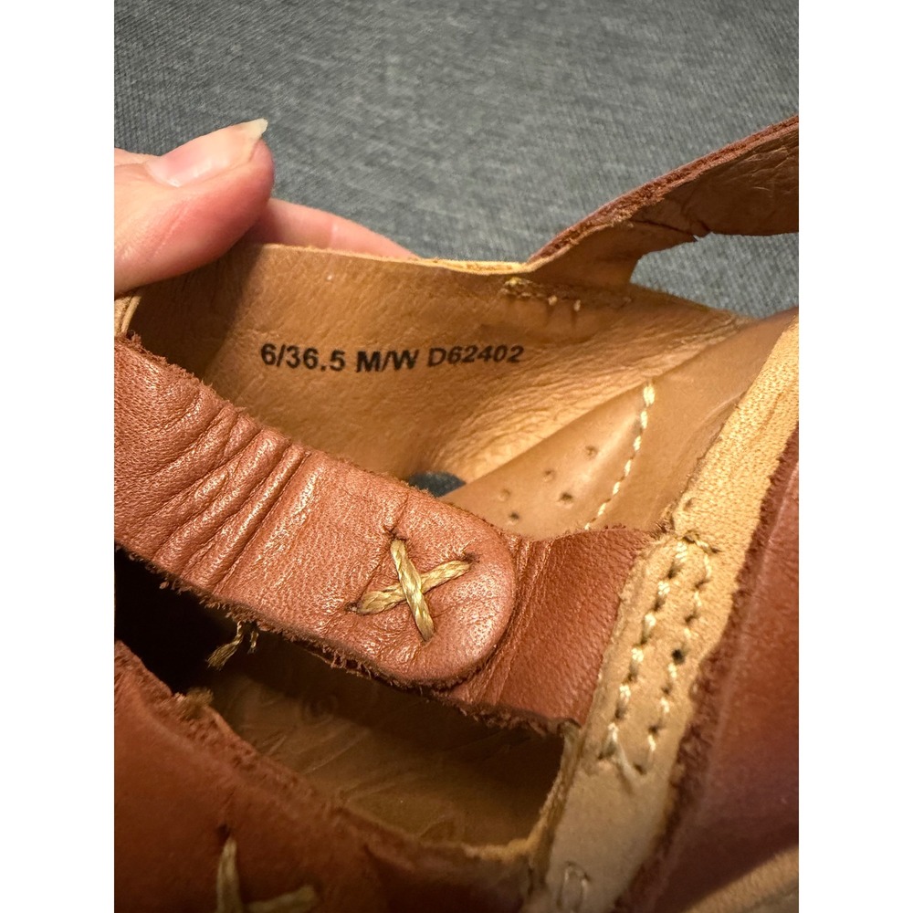 Born Womens Tan Leather Wedge Sandals Slingback Platform Shoes D62402 Size 8.5 - Picture 11 of 11